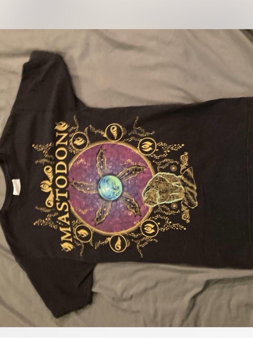 Men’s Mastadon tshirt small